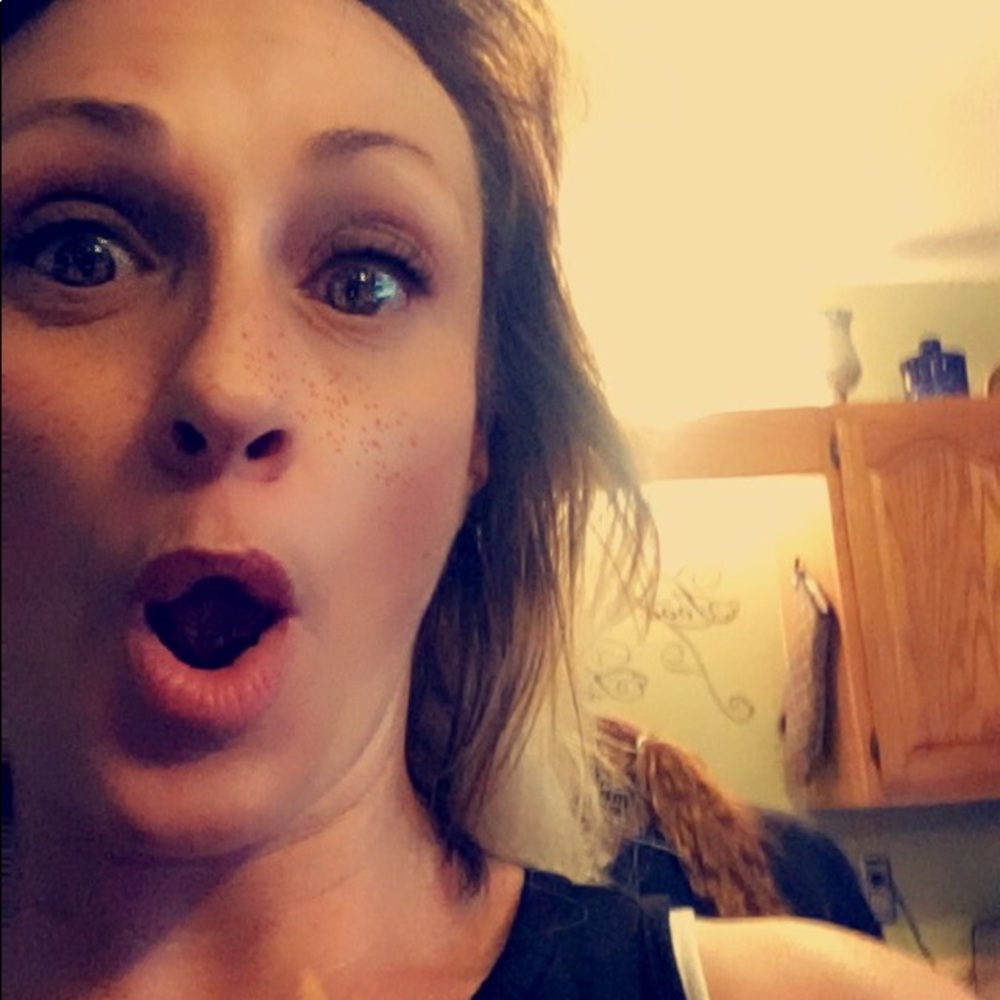 Meet your Posher, Nicole